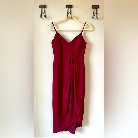 Lulus Dresses & Skirts - NWT Lulu’s burgundy faux wrap cocktail dress size XS, spaghetti strap, midi